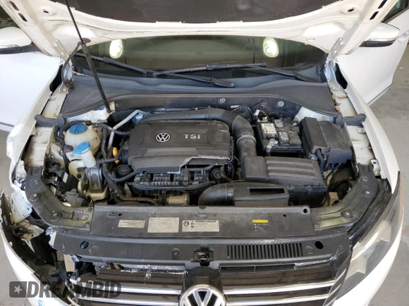 2015 Volkswagen Passat SE with VIN 1VWBS7A36FC005034, listed as a Copart auction lot 47081545 with 147,810 mi miles and Salvage title. Bid and sale history available at DreamBid. Image 13.
