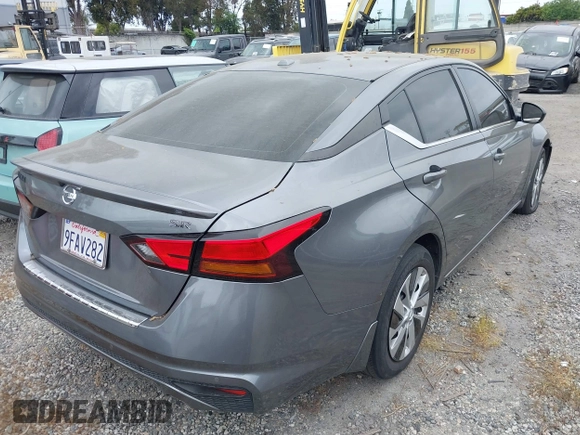 2022 Nissan Altima 2.5 SR with VIN 1N4BL4CV1NN412121, listed as a IAAI auction lot 42086036 with 36,706 mi miles. Bid and sale history available at carsss.com. Image 4.