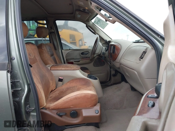 2003 Ford F-150 XLT with VIN 1FTRW08L43KC83824, listed as a IAAI auction lot 41885702 with 242,195 mi miles. Bid and sale history available at carsss.com. Image 5.
