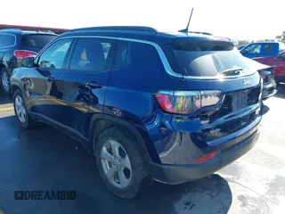 2021 Jeep Compass Altitude with VIN 3C4NJCBB4MT556033, listed as a IAAI auction lot 41198784 with 72,081 mi miles. Bid and sale history available at carsss.com. Image 3.