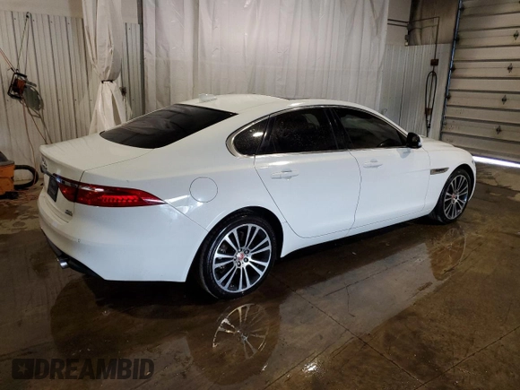 2016 Jaguar XF 35t Prestige with VIN SAJBK4BV7GCY15017, listed as a Copart auction lot 69323894 with 40,113 mi miles and Salvage Title. Bid and sale history available at carsss.com. Image 3.