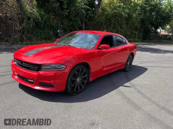 2020 Dodge Charger SXT z VIN 2C3CDXBG1LH121810, wystawiony jako Copart lot #62026425 z przebiegiem 66 439 mil mil oraz Czysty tytuł • Clean title. Historia ofert i sprzedaży dostępna na DreamBid. Obrazek 2.