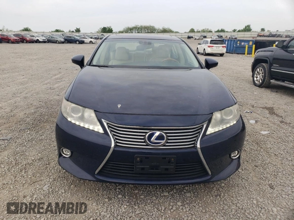 2014 Lexus ES 300h z VIN JTHBW1GG7E2040053, wystawiony jako Copart lot #55051145 z przebiegiem 158 961 mil mil oraz Szkoda całkowita • Salvage title. Historia ofert i sprzedaży dostępna na DreamBid. Obrazek 5.