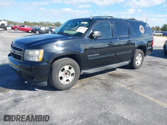 2011 Chevrolet Suburban LS with VIN 1GNSCHE04BR284777, listed as a IAAI auction lot 41291991 with 285,187 mi miles. Bid and sale history available at carsss.com. Image 17.