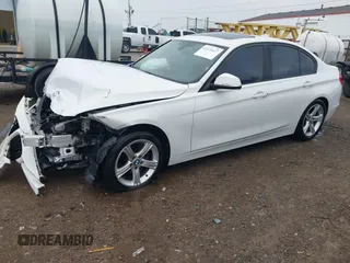 2015 BMW 3 Series 328i xDrive z VIN WBA3B3C58FF546547, wystawiony jako IAAI lot #42110427 z przebiegiem 90 872 mil mil oraz . Historia ofert i sprzedaży dostępna na DreamBid. Obrazek 17.
