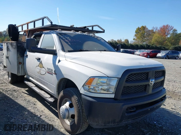 2018 Ram 3500 Tradesman with VIN 3C7WRSCL3JG165767, listed as a IAAI auction lot 40612945 with 1 mi miles. Bid and sale history available at carsss.com. Image 1.