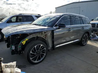 2023 Lincoln Aviator Reserve z VIN 5LM5J7WCXPGL29330, wystawiony jako Copart lot #46139705 z przebiegiem 3 151 mil mil oraz Szkoda całkowita • Salvage title. Historia ofert i sprzedaży dostępna na DreamBid. Obrazek 1.