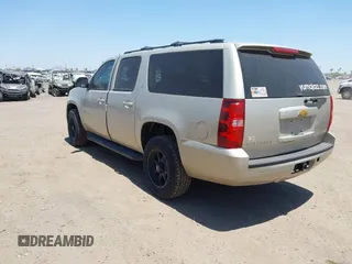 2013 Chevrolet Suburban LT with VIN 1GNSKJE70DR127208, listed as a IAAI auction lot 42285279 with 295,930 mi miles and . Bid and sale history available at DreamBid. Image 3.