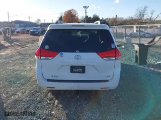 2013 Toyota Sienna XLE AAS with VIN 5TDYK3DC4DS305068, listed as a IAAI auction lot 40909667 with 227,746 mi miles. Bid and sale history available at carsss.com. Image 16.