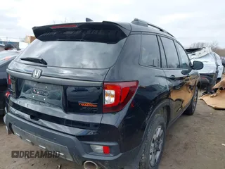 2022 Honda Passport TrailSport z VIN 5FNYF8H60NB011632, wystawiony jako IAAI lot #41779705 z przebiegiem 42 038 mil mil oraz . Historia ofert i sprzedaży dostępna na DreamBid. Obrazek 4.