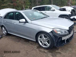 2014 Mercedes-Benz E-Class E 350 Luxury with VIN WDDHF8JB8EA852345, listed as a IAAI auction lot 40765437 with 76,742 mi miles. Bid and sale history available at carsss.com. Image 1.
