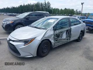 2024 Toyota Corolla LE z VIN 5YFB4MDE2RP107029, wystawiony jako IAAI lot #42585463 z przebiegiem Nie podano mil oraz . Historia ofert i sprzedaży dostępna na DreamBid. Obrazek 2.