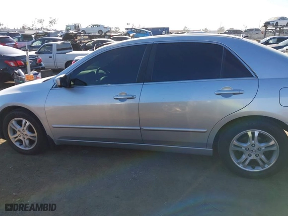 2007 Honda Accord Sdn LX SE with VIN JHMCM56307C007814, listed as a IAAI auction lot 41655413 with 149,640 mi miles. Bid and sale history available at carsss.com. Image 14.