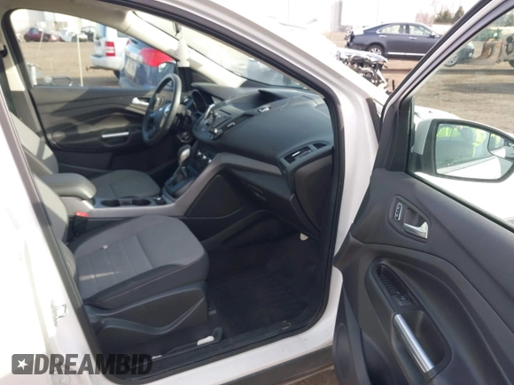 2014 Ford Escape SE with VIN 1FMCU0GXXEUC51060, listed as a IAAI auction lot 41814380 with 155,233 mi miles. Bid and sale history available at carsss.com. Image 5.