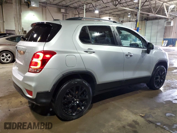 2022 Chevrolet Trax LT with VIN KL7CJPSMXNB557168, listed as a Copart auction lot 43905535 with 21,543 mi miles and Salvage Title. Bid and sale history available at carsss.com. Image 3.