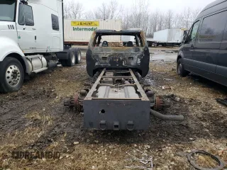 2004 Ford F-550 XL with VIN 1FDAW56P54EA67217, listed as a Copart auction lot 81294834 with Not Provided miles and Salvage Title. Bid and sale history available at carsss.com. Image 6.