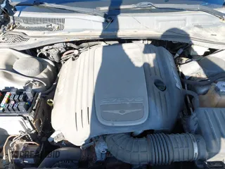 2006 Chrysler 300 C with VIN 2C3KK63H86H277253, listed as a IAAI auction lot 42039732 with 196,694 mi miles. Bid and sale history available at carsss.com. Image 10.