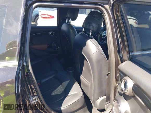 2017 MINI Hardtop 4 Door Cooper S z VIN WMWXU3C56H2D33072, wystawiony jako IAAI lot #41847726 z przebiegiem 81 783 mil mil oraz . Historia ofert i sprzedaży dostępna na DreamBid. Obrazek 8.