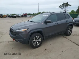 2017 Jeep Cherokee Trailhawk z VIN 1C4PJMBS7HW509822, wystawiony jako Copart lot #58572295 z przebiegiem 153 603 mil mil oraz Czysty tytuł • Clean title. Historia ofert i sprzedaży dostępna na DreamBid. Obrazek 1.