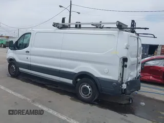 2020 Ford Transit Cargo z VIN 1FTYE1Y86LKA19374, wystawiony jako IAAI lot #42362018 z przebiegiem 93 512 mil mil oraz . Historia ofert i sprzedaży dostępna na DreamBid. Obrazek 3.