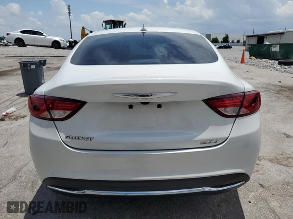 2015 Chrysler 200 Limited z VIN 1C3CCCAB4FN683973, wystawiony jako Copart lot #58203325 z przebiegiem 31 750 mil mil oraz Szkoda całkowita • Salvage title. Historia ofert i sprzedaży dostępna na DreamBid. Obrazek 6.