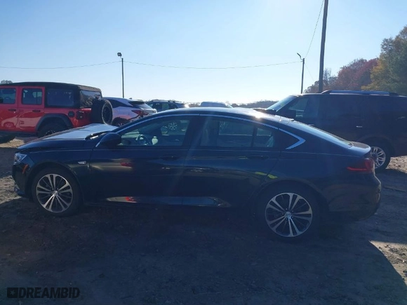 2018 Buick Regal Sportback Essence with VIN W04GP6SX7J1121153, listed as a IAAI auction lot 40979617 with NaN miles. Bid and sale history available at carsss.com. Image 14.