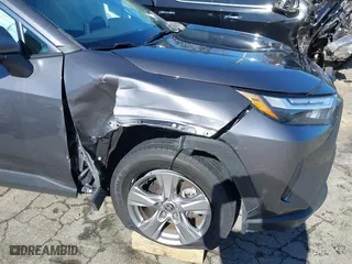 2022 Toyota RAV4 XLE with VIN 2T3W1RFVXNW201664, listed as a IAAI auction lot 41781586 with 59,236 mi miles. Bid and sale history available at carsss.com. Image 6.