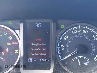 2021 Toyota Tacoma SR z VIN 3TMCZ5AN8MM374398, wystawiony jako IAAI lot #42297138 z przebiegiem 87 205 mil mil oraz . Historia ofert i sprzedaży dostępna na DreamBid. Obrazek 7.
