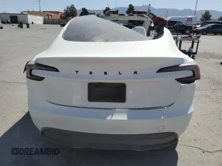 2025 Tesla Model 3 Long Range z VIN 5YJ3E1EA0SF924481, wystawiony jako Copart lot #50844985 z przebiegiem Nie podano mil oraz Szkoda całkowita • Salvage title. Historia ofert i sprzedaży dostępna na DreamBid. Obrazek 6.