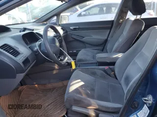 2006 Honda Civic LX z VIN 1HGFA16556L058534, wystawiony jako Copart lot #44396645 z przebiegiem 233 181 mil mil oraz Szkoda całkowita • Salvage title. Historia ofert i sprzedaży dostępna na DreamBid. Obrazek 7.