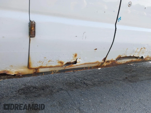 2011 Ford Econoline Cargo Commercial with VIN 1FTNE2EW2BDA58039, listed as a IAAI auction lot 42790590 with 240,510 mi miles and . Bid and sale history available at DreamBid. Image 6.