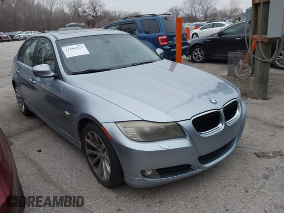 2011 BMW 3 Series 328i xDrive with VIN WBAPK7C56BA973080, listed as a IAAI auction lot 41504229 with 247,771 mi miles. Bid and sale history available at carsss.com. Image 1.