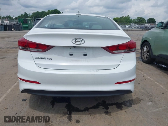 2017 Hyundai Elantra SE z VIN 5NPD84LF5HH132588, wystawiony jako IAAI lot #42380298 z przebiegiem 35 495 mil mil oraz . Historia ofert i sprzedaży dostępna na DreamBid. Obrazek 16.
