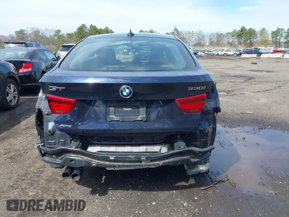 2018 BMW 3 Series 330i xDrive with VIN WBA8Z9C54JG828207, listed as a IAAI auction lot 42000931 with 73,736 mi miles. Bid and sale history available at carsss.com. Image 17.