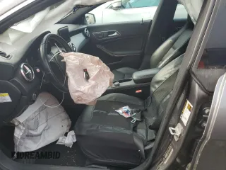 2014 Mercedes-Benz CLA 250 с VIN WDDSJ4EB2EN031483, выставлен на аукционе Copart как лот 59310925 с пробегом Не указан миль и Списание • Salvage title. История ставок и продаж доступна на DreamBid. Изображение 7.