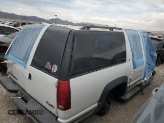 1999 GMC Suburban z VIN 3GKFK16R0XG524193, wystawiony jako Copart lot #49688315 z przebiegiem Nie podano mil oraz Nie do naprawy • Non repairable. Historia ofert i sprzedaży dostępna na DreamBid. Obrazek 3.