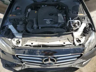 2019 Mercedes-Benz E 300 z VIN WDDZF4JB0KA562691, wystawiony jako Copart lot #56961235 z przebiegiem 84 666 mil mil oraz Nie do naprawy • Non repairable. Historia ofert i sprzedaży dostępna na DreamBid. Obrazek 11.