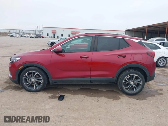 2020 Buick Encore GX Select z VIN KL4MMDSL1LB122826, wystawiony jako IAAI lot #41520875 z przebiegiem 65 805 mil mil oraz . Historia ofert i sprzedaży dostępna na DreamBid. Obrazek 14.