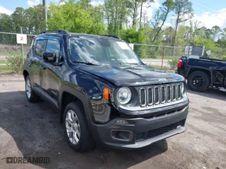 2017 Jeep Renegade Latitude with VIN ZACCJBBB4HPE90100, listed as a IAAI auction lot 41998252 with 84,443 mi miles. Bid and sale history available at carsss.com. Image 1.