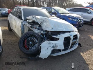 2024 BMW M3 Competition xDrive z VIN WBS43AY01RFS56024, wystawiony jako IAAI lot #41339517 z przebiegiem 8182 mil mil oraz . Historia ofert i sprzedaży dostępna na DreamBid. Obrazek 1.