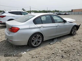 2013 BMW 3 Series 328i xDrive z VIN WBA3B3C57DJ811761, wystawiony jako Copart lot #60715455 z przebiegiem 111 198 mil mil oraz Szkoda całkowita • Salvage title. Historia ofert i sprzedaży dostępna na DreamBid. Obrazek 3.