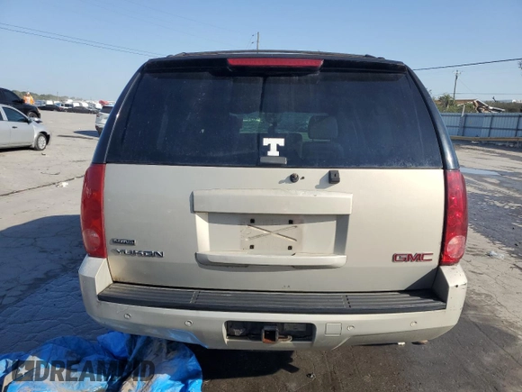 2007 GMC Yukon SLT with VIN 1GKFC13027R299200, listed as a Copart auction lot 74998744 with 301,803 mi miles and Salvage Title. Bid and sale history available at carsss.com. Image 6.
