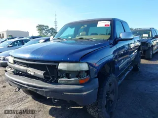 1999 Chevrolet Silverado 1500 LS with VIN 2GCEK19T9X1169077, listed as a IAAI auction lot 41092843 with 303,321 mi miles. Bid and sale history available at carsss.com. Image 6.