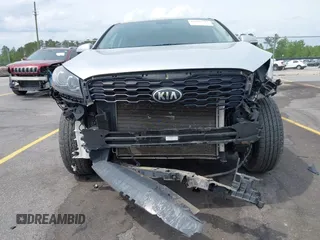 2019 Kia Sorento L z VIN 5XYPG4A36KG593306, wystawiony jako IAAI lot #42084345 z przebiegiem 115 241 mil mil oraz . Historia ofert i sprzedaży dostępna na DreamBid. Obrazek 6.