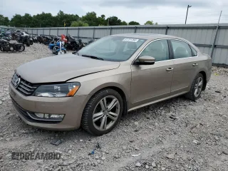 2015 Volkswagen Passat SEL Premium with VIN 1VWCV7A37FC086699, listed as a Copart auction lot 61731784 with 148,374 mi miles and Salvage title. Bid and sale history available at DreamBid. Image 1.