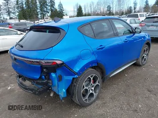 2024 Alfa Romeo Tonale Ti z VIN ZASPATCW9R3050781, wystawiony jako IAAI lot #41611673 z przebiegiem 5980 mil mil oraz . Historia ofert i sprzedaży dostępna na DreamBid. Obrazek 4.
