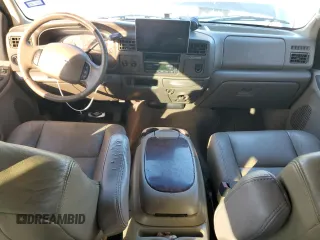 2002 Ford Excursion Limited z VIN 1FMNU42S92ED49689, wystawiony jako Copart lot #72948094 z przebiegiem 305 591 mil mil oraz Szkoda całkowita • Salvage title. Historia ofert i sprzedaży dostępna na DreamBid. Obrazek 8.
