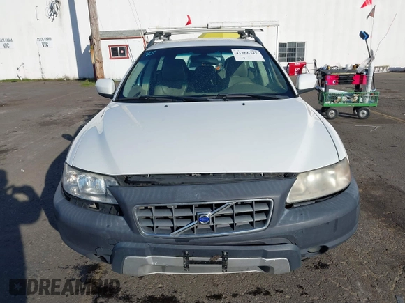 2007 Volvo XC70 with VIN YV4SZ592671266706, listed as a IAAI auction lot 41266347 with 174,191 mi miles. Bid and sale history available at carsss.com. Image 12.