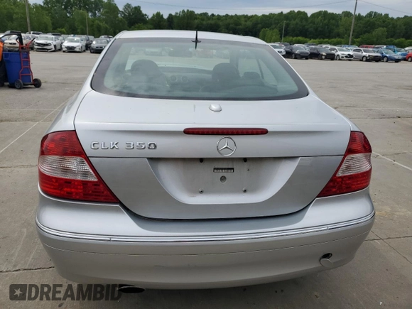 2006 Mercedes-Benz CLK 350 z VIN WDBTJ56JX6F167526, wystawiony jako Copart lot #57222425 z przebiegiem 100 397 mil mil oraz Szkoda całkowita • Salvage title. Historia ofert i sprzedaży dostępna na DreamBid. Obrazek 6.