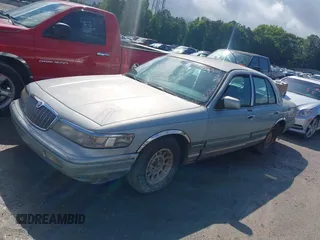 1995 Mercury Grand Marquis LS z VIN 2MELM75W7SX658960, wystawiony jako IAAI lot #42229786 z przebiegiem 205 236 mil mil oraz . Historia ofert i sprzedaży dostępna na DreamBid. Obrazek 2.